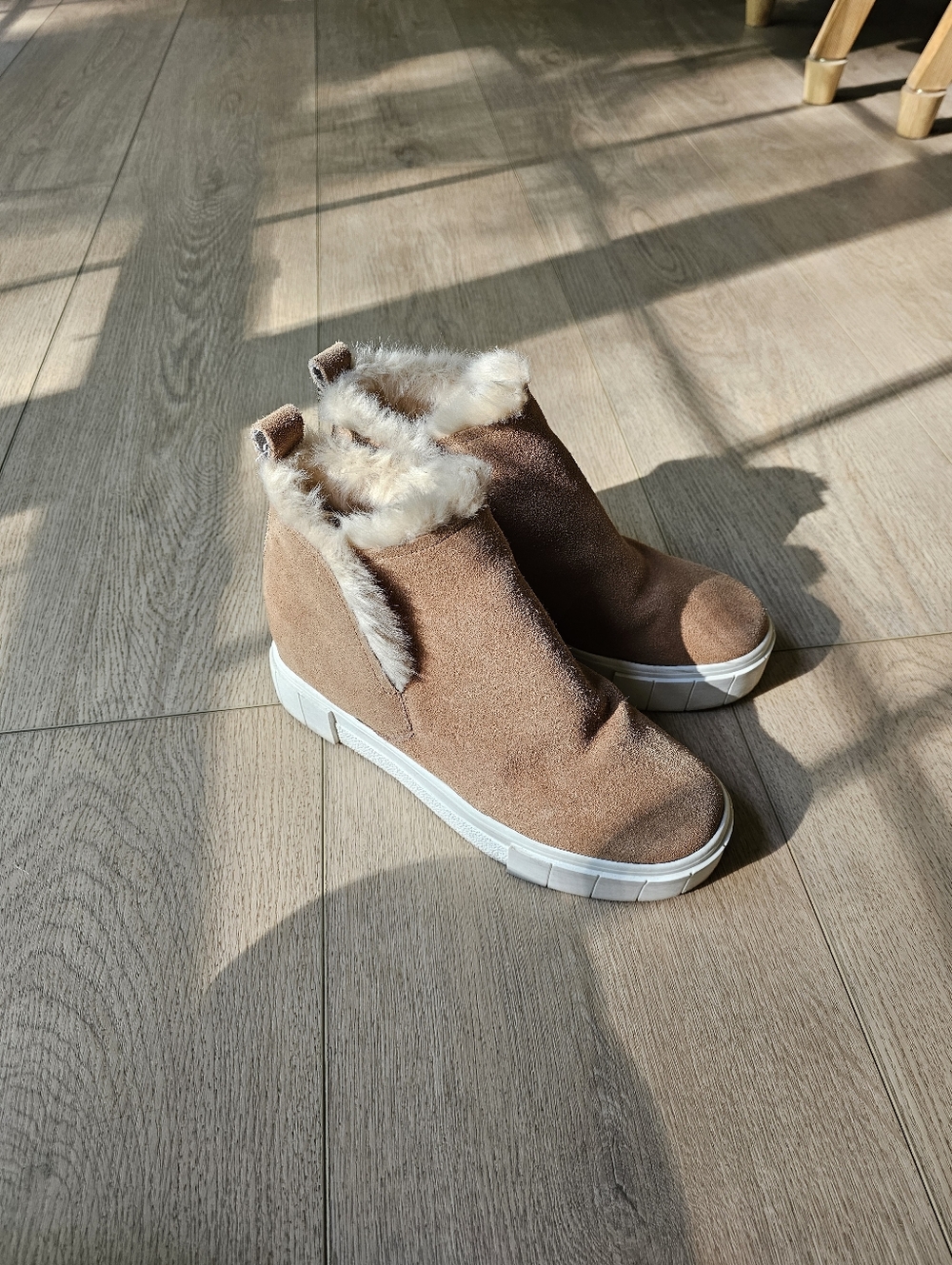 Dolce Vita Zali Suede Fur lined Sneaker Booties - Picture 4 of 12